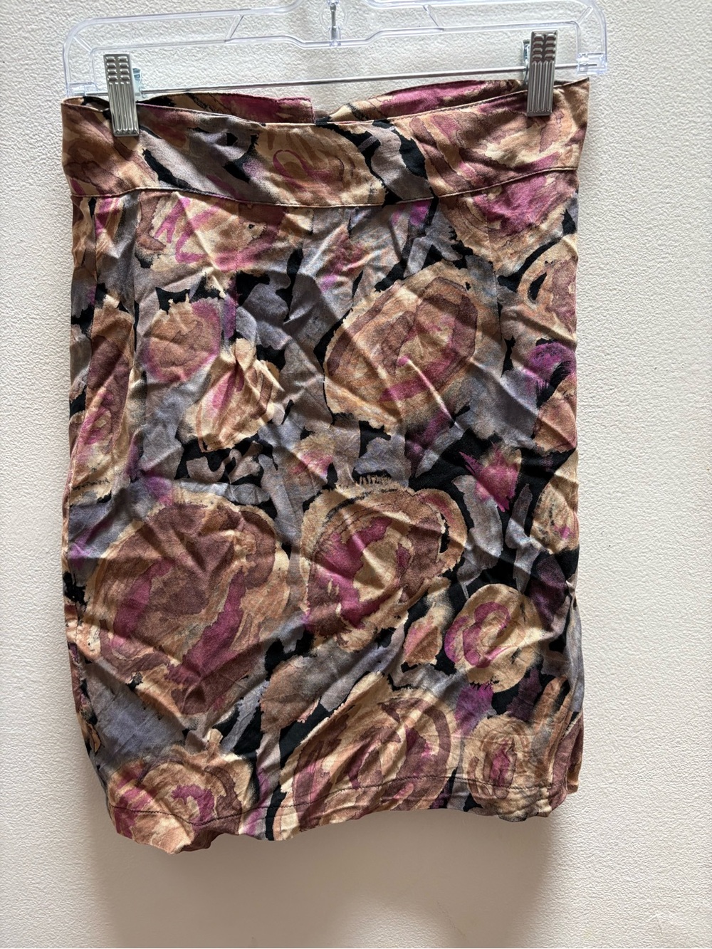 La Belle Pink, Tan & Black Abstract Rose-Print Pencil Skirt